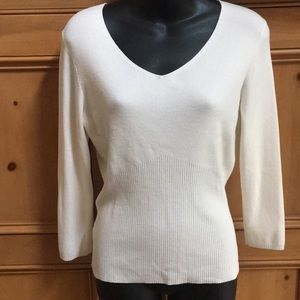 Ann Taylor LOFT Small Ivory Ribbed Vneck Top Shirt 3/4 Sleeves Classic